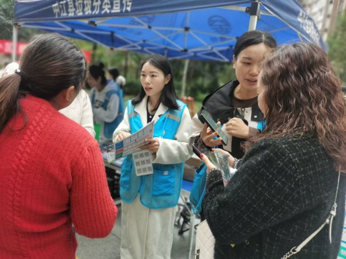 中江县：垃圾分类进小区绿色环保入人心