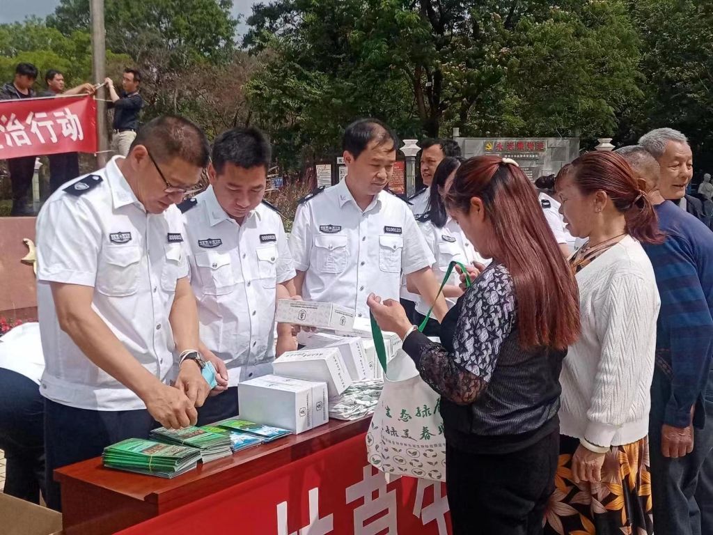 M6米乐平台：昆明市林业和草原有害生物防治检疫中心组织开展林草有害生物灾害防控暨“护松2024”行动宣传活动